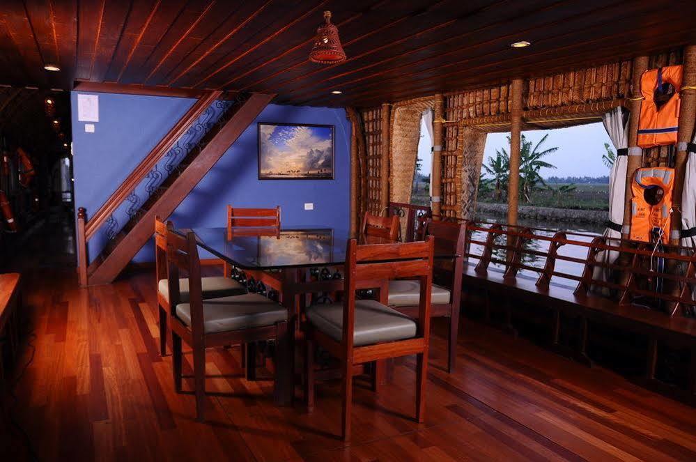 Xandari Riverscapes Alappuzha Bagian luar foto