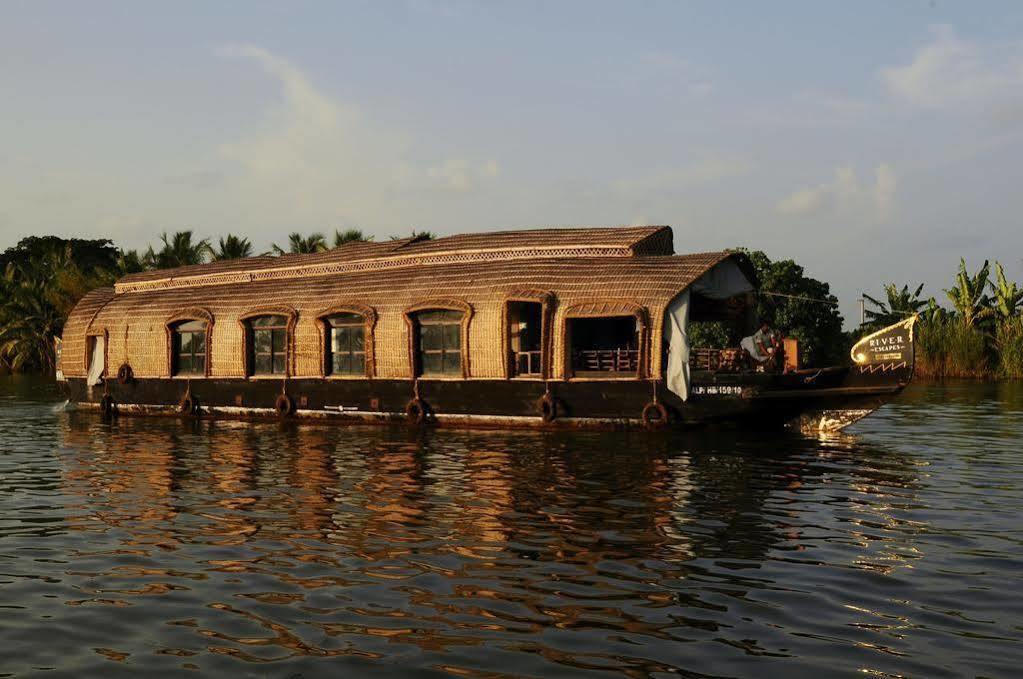 Xandari Riverscapes Alappuzha Bagian luar foto