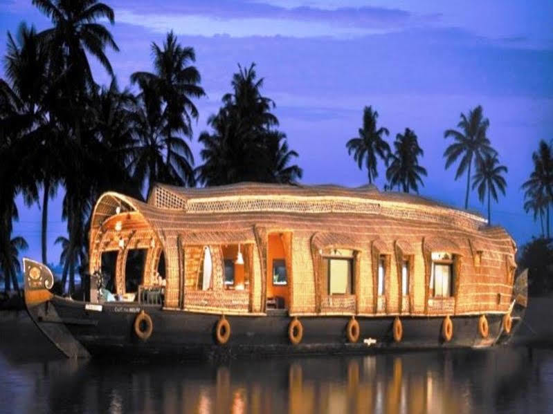 Xandari Riverscapes Alappuzha Bagian luar foto